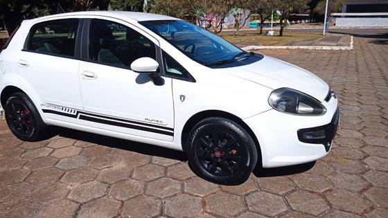 FIAT PUNTO 1.4 ATTRACTIVE 8V FLEX 4P MANUAL